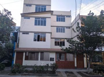 Casa de 27 habitaciones, Lima · ¡Inversión + Vivienda en San Martín de Porres!