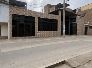 Casa · 504m² · 5 Dormitorios · 4 Estacionamientos · Casa / Local Comercial en Venta en V. m. T.