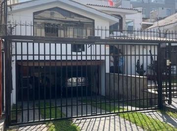 Casa · 369m² · 3 Dormitorios · 4 Estacionamientos · Vendo Bella Casa en Calle El Aliso N 1x, Urb. Lima Polo Hunt Club, Surco. (Pad)
