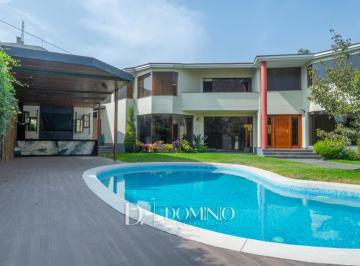 Casa · 315m² · 5 Dormitorios · 7 Estacionamientos · Casa en Venta en La Planicie – La Molina