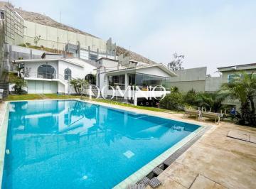 piscina y jardin · Casa en La Planicie