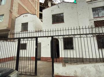 Casa de 6 habitaciones, Lima · Casa de 2 Pisos