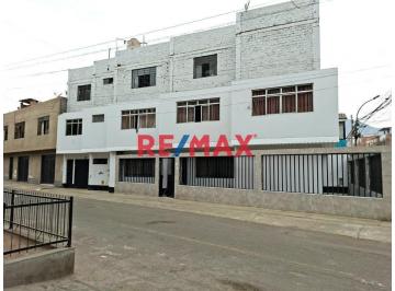 Casa · 401m² · 8 Dormitorios · 1 Estacionamiento · Casa en San Juan de Lurigancho