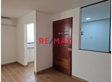 Oficina comercial · 80m² · 3 Dormitorios · Oficina de Estreno en Alquiler | 3 Ambientes Sala | 2 Baños | Aire Acondicionado | San Luis