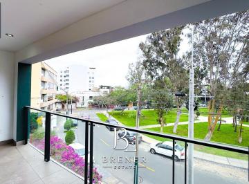 Departamento · 270m² · 3 Dormitorios · 2 Estacionamientos · Amplio Duplex Iluminado Frente a Parque en Surco