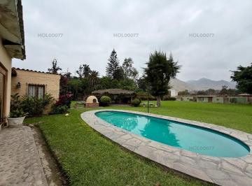 Casa · 401m² · 4 Dormitorios · 10 Estacionamientos · Venta Amplisima Casa Cieneguilla. Terreno Plano, Sin Cerro