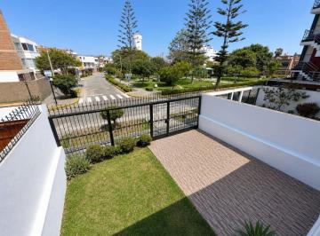 Casa de 3 habitaciones, Callao · Vendo Casa Frente a Parque de 02 Pisos en San Joaquin – Ideal Para Familias