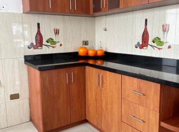 Departamento de 4 habitaciones, Lima · Excelente Precio y Confortable