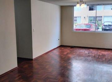 Departamento de 3 habitaciones, Lima · Departamento en Primer Piso con Patio
