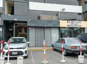 Local comercial · 151m² · 3 Dormitorios · Vendo Local Comercial Puerta a Calle en Urbanización Higuereta Surco