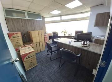 Oficina comercial · 210m² · 10 Dormitorios · Se Vende Céntrica y Amplia Oficina en El Corazón de San Isidro