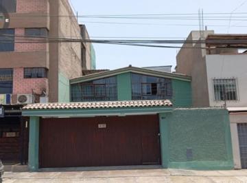 Local comercial · 308m² · 3 Dormitorios · 2 Estacionamientos · Casa en Centro Comercial Monterrico