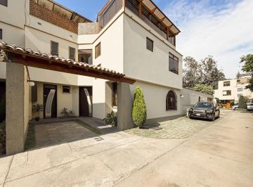 Casa · 291m² · 3 Dormitorios · 2 Estacionamientos · Casa en Venta/alquiler de 3 Pisos y 3 Dorm. en Surco