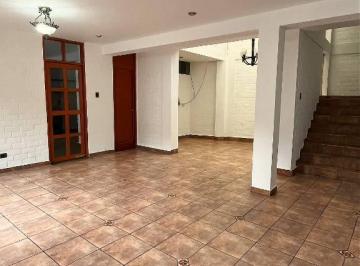 Casa · 260m² · 2 Dormitorios · 1 Estacionamiento · Casa en La Molina