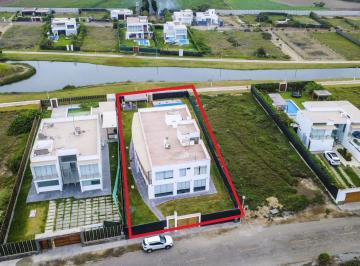 Casa · 543m² · 11 Dormitorios · Exclusivo Complejo Familiar en Costa del Campo