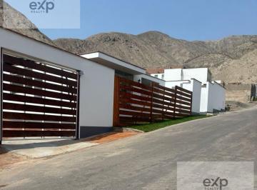 Casa · 260m² · 3 Dormitorios · 3 Estacionamientos · Casa - Cieneguilla