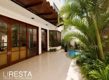 Casa · 257m² · 6 Dormitorios · Casa en Venta – La Molina | Amplios Espacios, Piscina y Terraza con Bbq