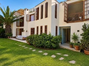 Casa · 385m² · 5 Dormitorios · 2 Estacionamientos · Casa en Venta | 607 m² de Terreno | La Encantada de Villa – Chorrillos