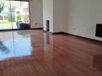Casa · 255m² · 4 Dormitorios · 2 Estacionamientos · Se Vende Casa en Condominio 4 Habitaciones 2 Cocheras - La Planicie 2da Etapa La Molina