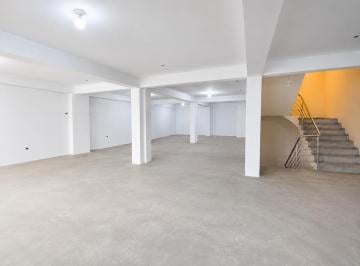 Local comercial · 130m² · Alquilo Local de Estreno en Av Riva Agüero.