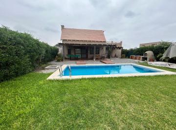Casa de campo de 3 habitaciones, Chincha · Casa de Campo con Piscina en Condominio Privado Chincha Baja