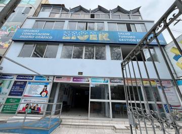 Local comercial · 1234m² · 4 Estacionamientos · Local en Alquiler/ Venta