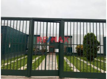 Casa · 350m² · 4 Dormitorios · 4 Estacionamientos · Casa en Barranca