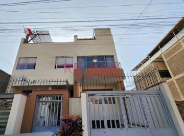 Departamento de 5 habitaciones, Lima · Venta de Departamento Triplex en La Molina