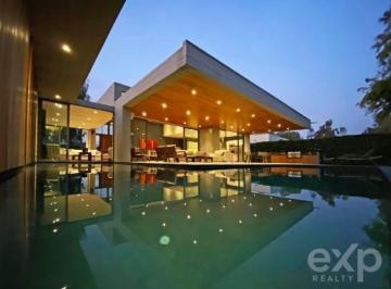 Casa de campo · 460m² · 4 Dormitorios · 2 Estacionamientos · Casa Amplia Moderna y Elegante en Condominio Seguro y Tranquilo