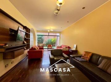 Casa · 356m² · 5 Dormitorios · 4 Estacionamientos · Vendo Casa en Surco Lista Para Mudarse 4 Cocheras!