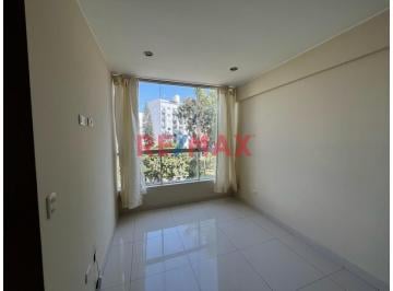 Departamento · 50m² · 2 Dormitorios · Departamento Acogedor en Excelente Ubicación en Surquillo