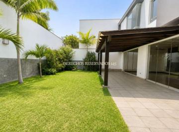 Casa de 4 habitaciones, Lima · Casa de At. 381 m² en Condominio Ubicada en Sol de La Molina (Etapa Ii)