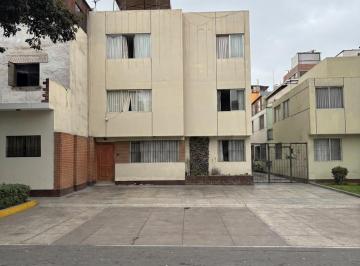Casa · 262m² · 9 Dormitorios · 3 Estacionamientos · Casa en Jesús María con 9 Dorm., 3 Cocheras y Alto Potencial de Inversión