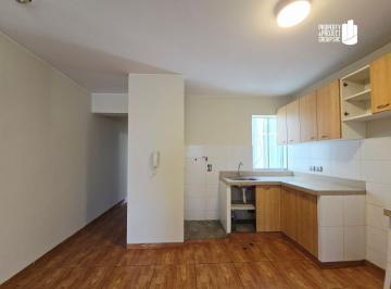 Departamento de 2 habitaciones, Lima · Alquiler en La Victoria, Fte a Parque! 2 Dorm.