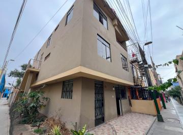 Casa · 240m² · 7 Dormitorios · Venta Casa - Urb. Carlos Cueto Fernandini
