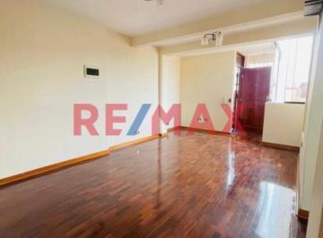 Departamento de 3 habitaciones, Lima · Departamento Remodelado en Venta en San Juan de Miraflores | 78 m² | 3 Dorm.