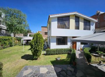 Casa · 125m² · 3 Dormitorios · 1 Estacionamiento · Venta de Casa de 337 m² en Jose Luis Bustamante y Rivero