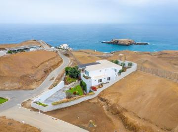 Casa · 346m² · 5 Dormitorios · Venta Casa de Playa con Piscina y Vista Al Mar | Club Nautico Poseidon, Pucusana