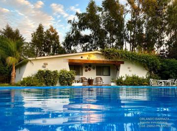 Casa · 527ha · 9 Dormitorios · 6 Estacionamientos · En Venta Casa de Campo en Alto Laran