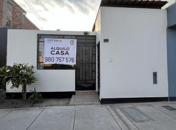 Casa · 66m² · 2 Dormitorios · Casa de 1 Piso con Amplia Terraza Posterior y Doble Ingreso – Precursores, Surco