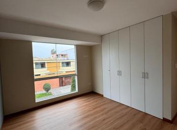Departamento de 3 habitaciones, Lima · Departamento 2do. Piso Frente Jockey Plaza
