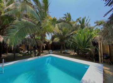 Terreno / Lote · 750m² · 4 Dormitorios · Venta Terreno/ Hotel Ubicado en Mancora a 50 m de La Playa - Piura