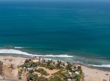 Terreno / Lote · 1071m² · Venta Terreno en Primera Fila a 50 m del Point - Máncora Piura