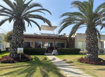 Casa de 6 habitaciones, Cañete · "Exclusiva Casa en Venta Playa Cocoa - Asia: Lujo, Piscina y Seguridad a Minutos del Boulevar