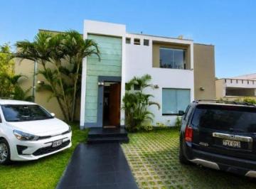 Casa de 3 habitaciones, Lima · La Molina Alquilo Casa en Condominio F/acabados Us$2200 Jatdin y piscina.(F/ Casino de La Policia)