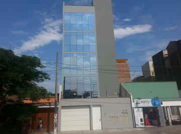 Oficina comercial · 990m² · 8 Estacionamientos · Edificio de 5 Pisos Para Oficinas en La Victoria, Santa Catalina