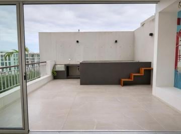 Departamento de 3 habitaciones, Lima · Hermoso Dúplex con Sala de Estar, Terraza y Piscina en Barranco