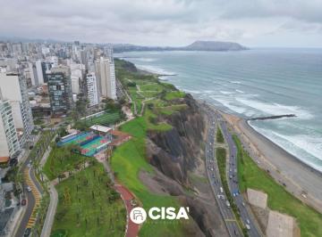 Local comercial · 216m² · 3 Dormitorios · 3 Estacionamientos · Local en Miraflores 216 M²/1er Piso / 3 Estacionamientos