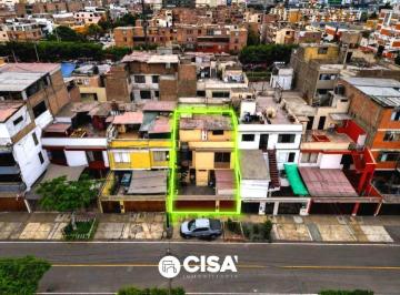 Casa · 376m² · 7 Dormitorios · 1 Estacionamiento · Casa en Venta en Santa Catalina, La Victoria | 160 m² | Ideal Para Inversión y Renta