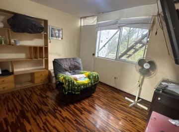 Casa · 245m² · 5 Dormitorios · 2 Estacionamientos · Casa en Venta en Santiago de Surco - 250 m²